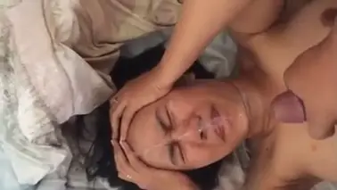 Bokep Indo nyeprot peju di muka mama